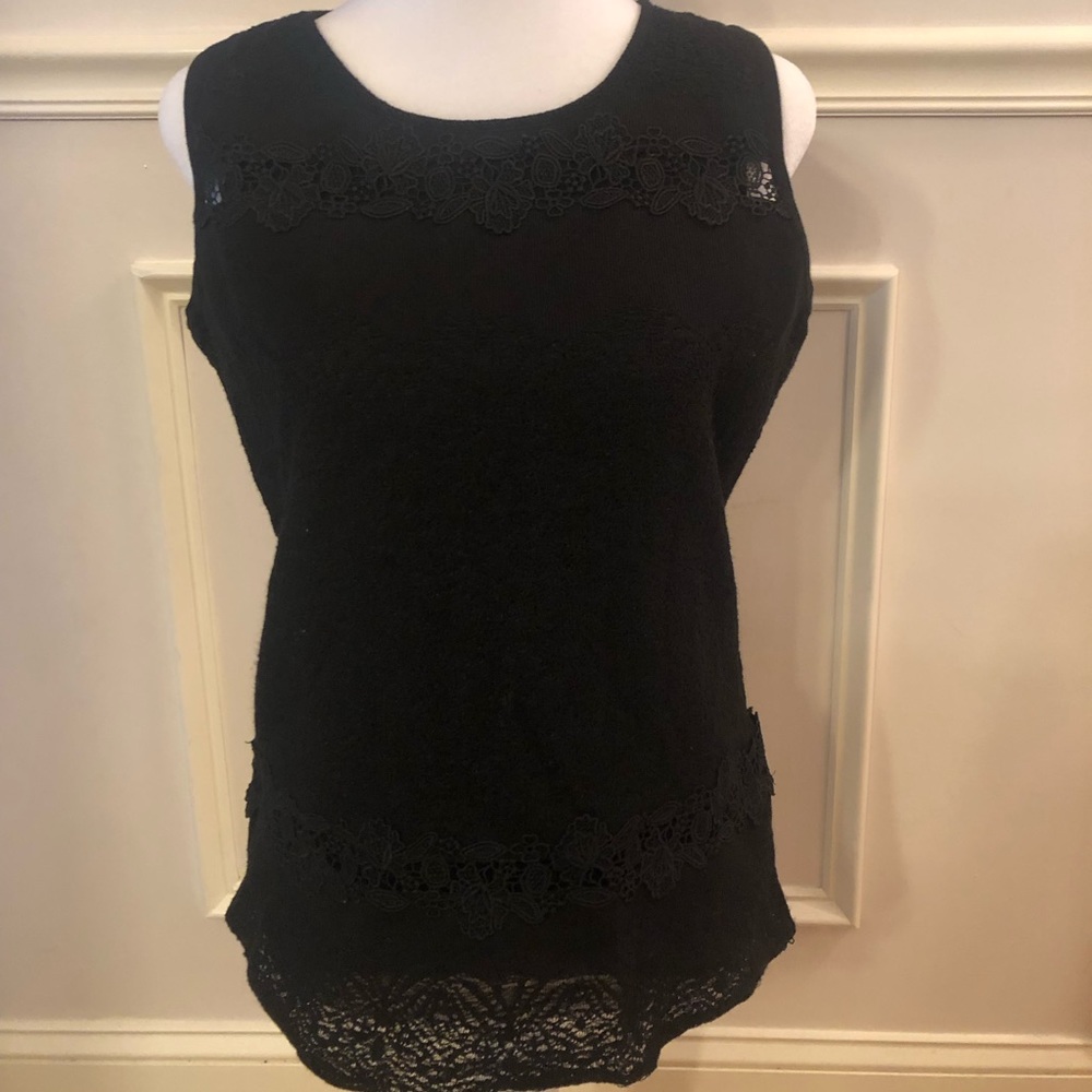 Beautiful lace black sleeveless blouse from WHBM!